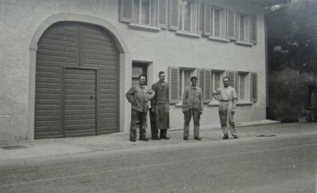 Waldmeier Johann, Bootsbauer - Kaufmann Fritz, Küfer - Waldmeier Friedrich, Schreiner - Gut Martin, Maler (von rechts)