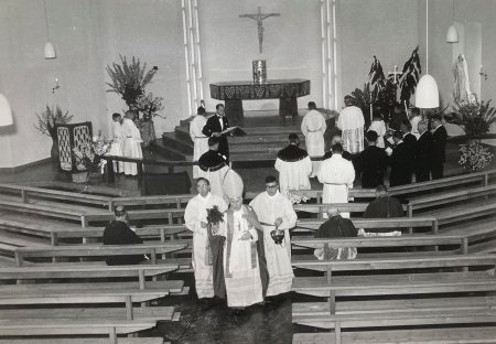 Kirchliches Leben 1957 - Kirchweihe, Segnung des Innenraumes