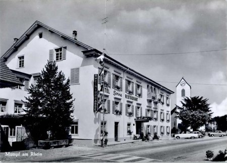 Ansichtskarte - _Sonne_ neben der Kirche, um 1960 - ©Dorfmuseum